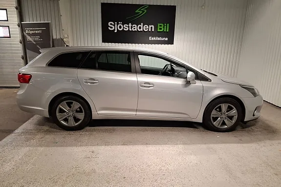Toyota Avensis 2015 photo 4
