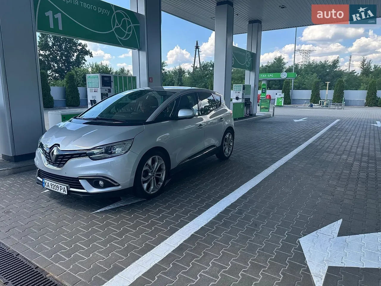 Renault Scenic 2017 photo 2
