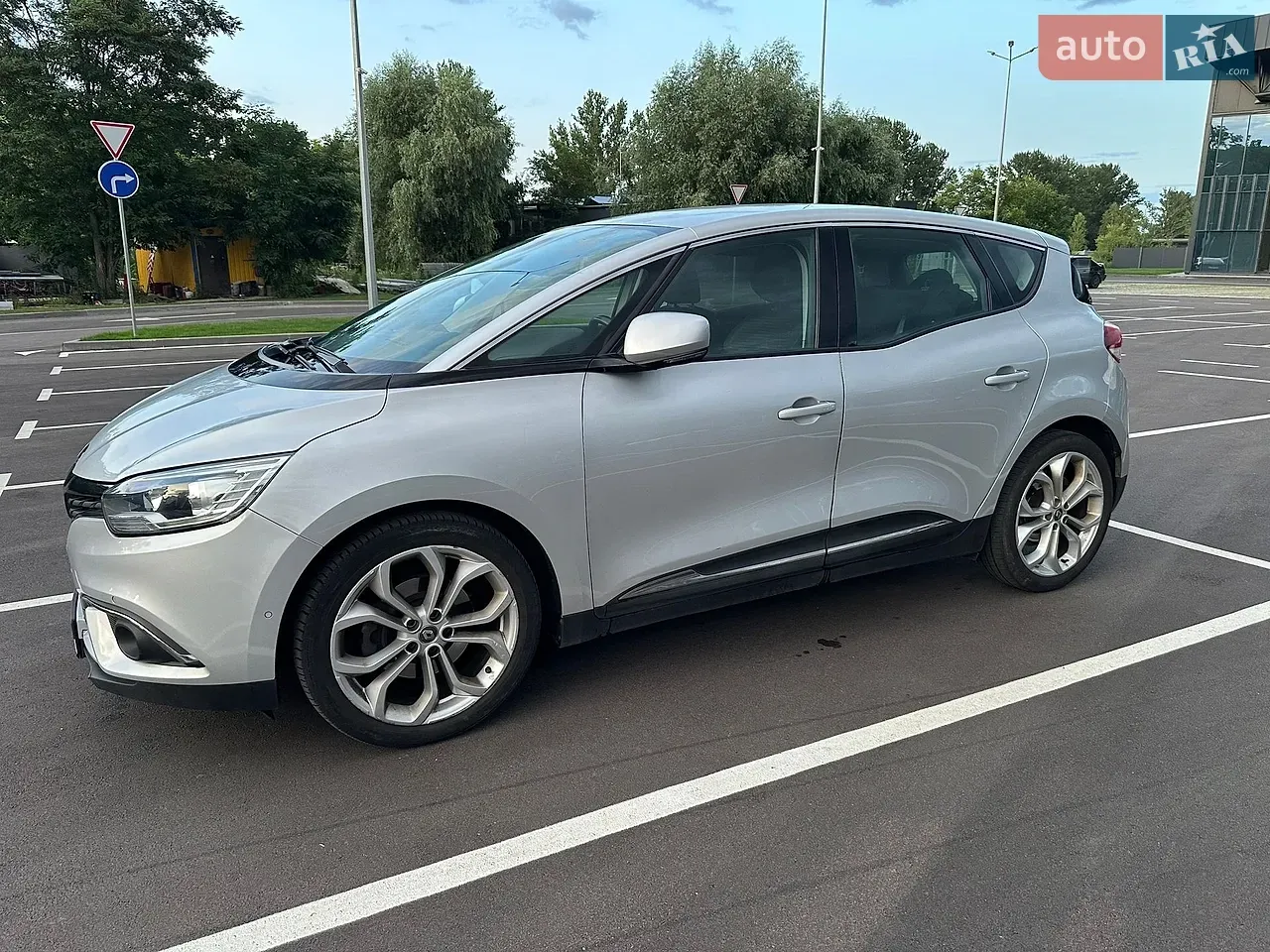 Renault Scenic 2017 photo 5