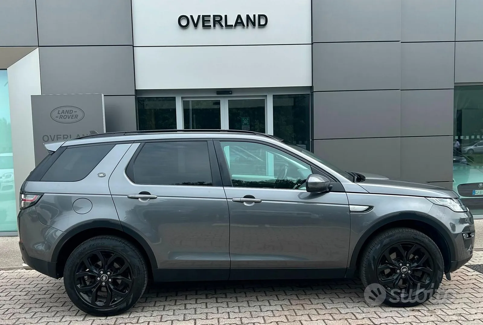 Land Rover Discovery Sport 2016 photo 2