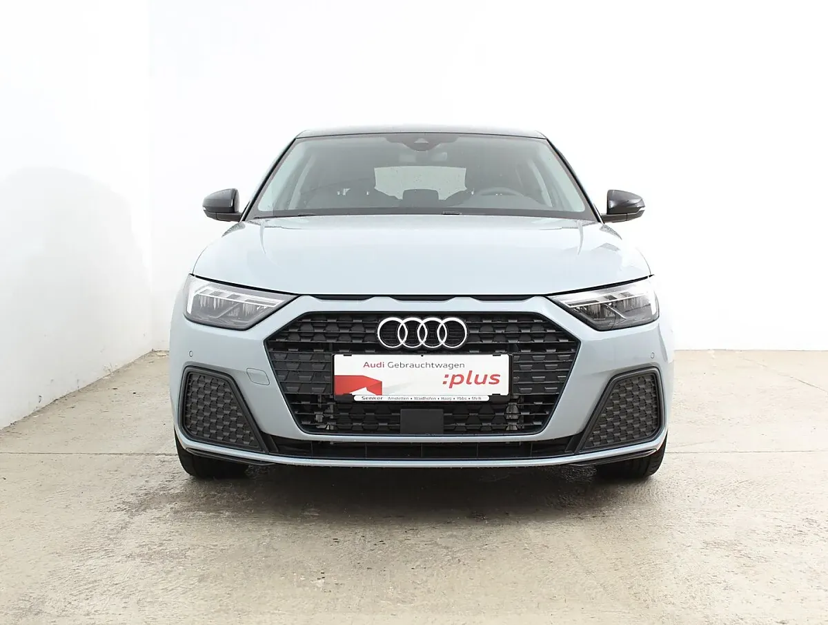 Audi A1 2025 photo 2