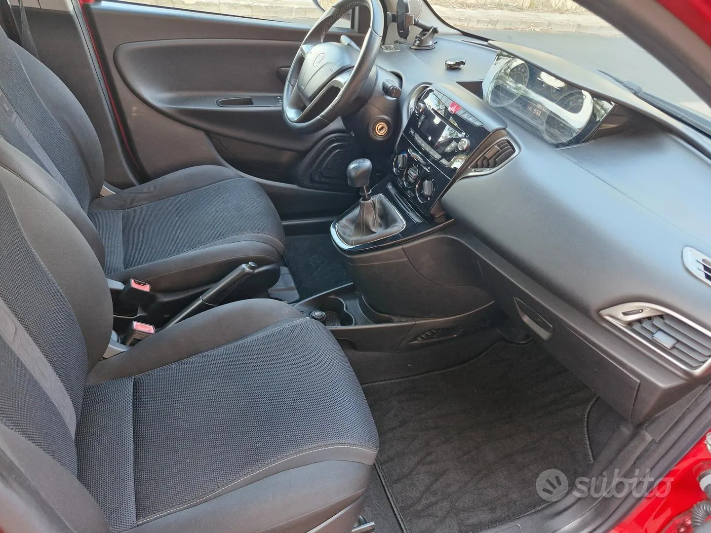 Lancia Ypsilon 2013 photo 3
