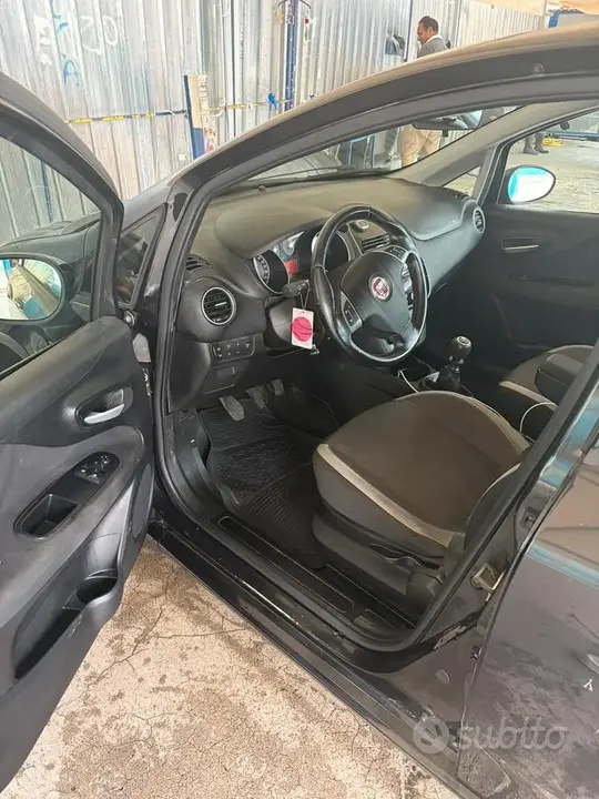Fiat Punto 2012 photo 5