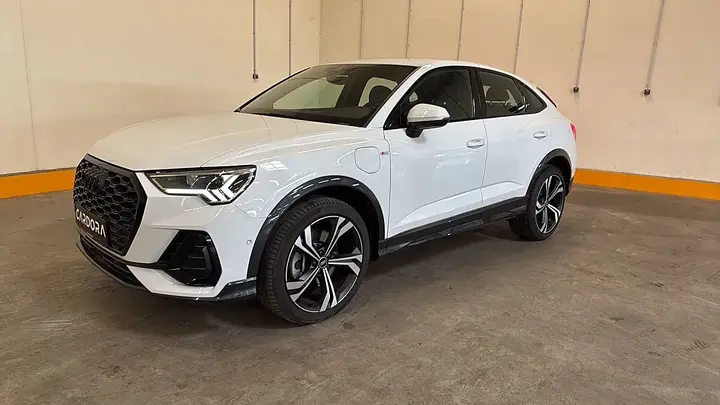 Audi Q3 2023 photo 2
