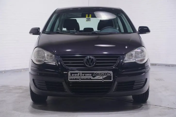 Volkswagen Polo 2005 photo 2
