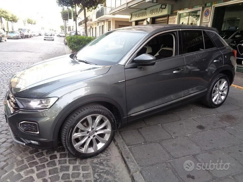 Volkswagen T-Roc 2019 photo 2
