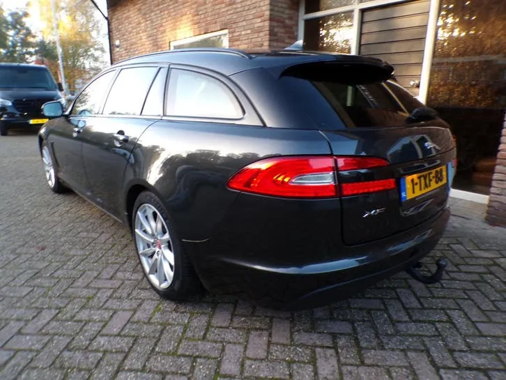 Jaguar Xf 2014 photo 3