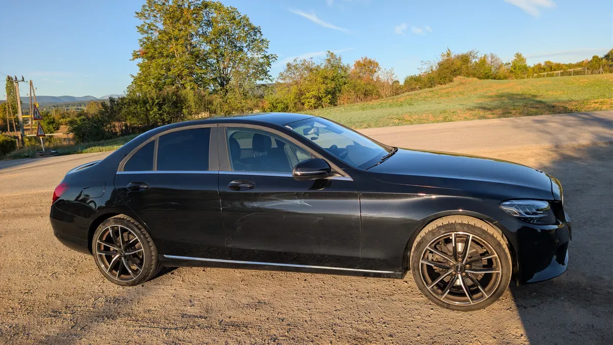 Mercedes-Benz C-Class 2019 photo 2