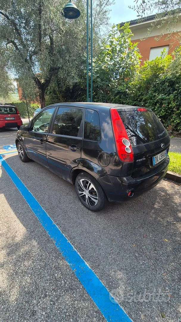Ford Fiesta 2008 photo 2