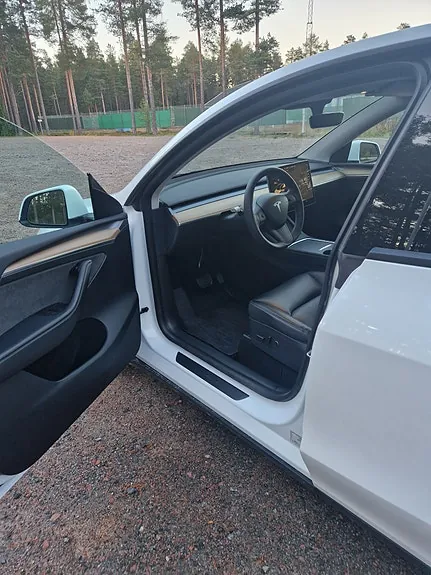 Tesla Model Y 2022 photo 5