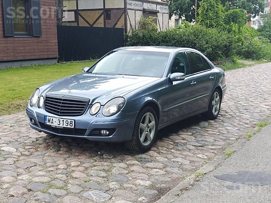 Mercedes-Benz E270