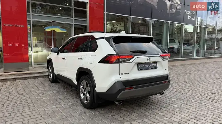 Toyota Rav4 2019 photo 2