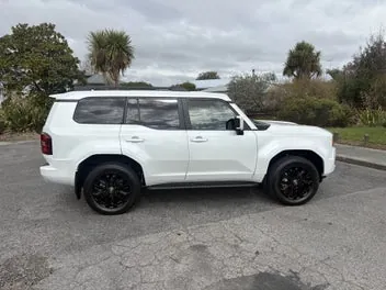 Toyota Land Cruiser Prado 2024 photo 5