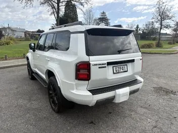 Toyota Land Cruiser Prado 2024 photo 3