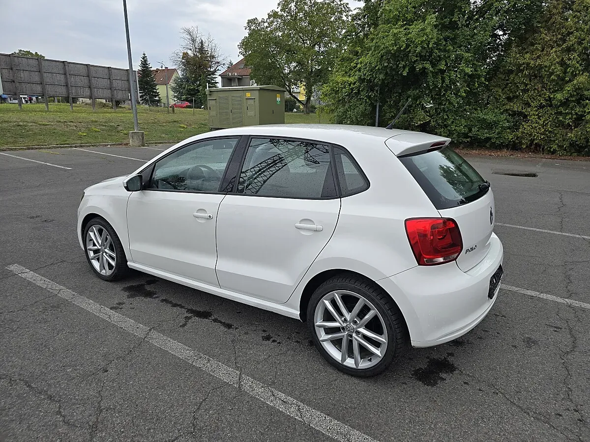 Volkswagen Polo 2010 photo 3
