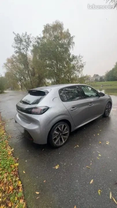 Peugeot 208 2020 photo 2