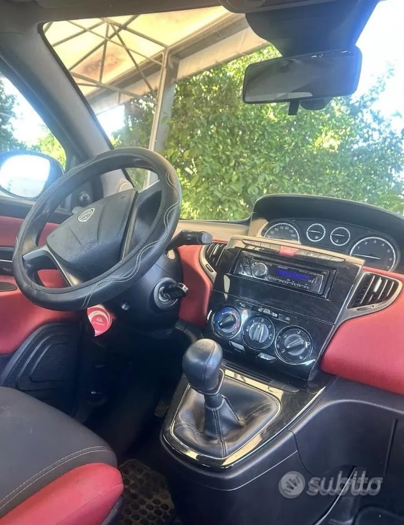 Lancia Ypsilon 2012 photo 3
