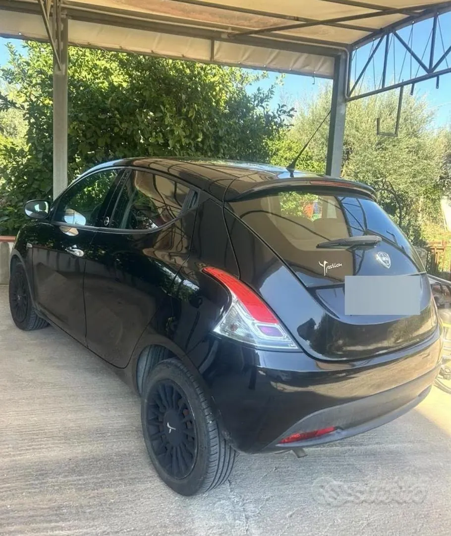 Lancia Ypsilon
