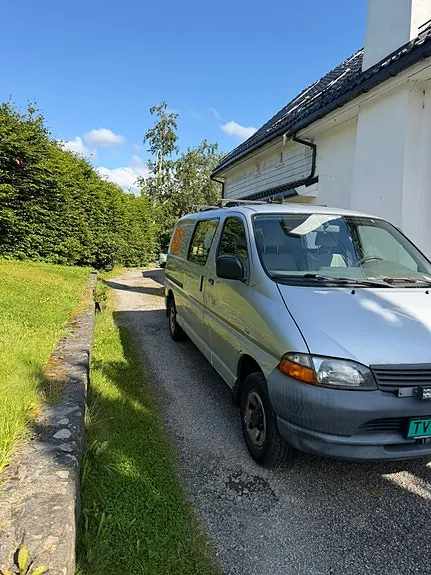 Toyota Hiace 2005 photo 2