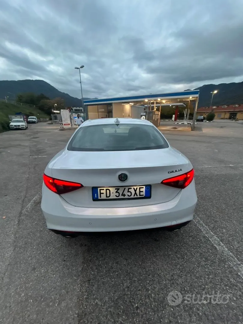 Alfa Romeo Giulia 2016 photo 4