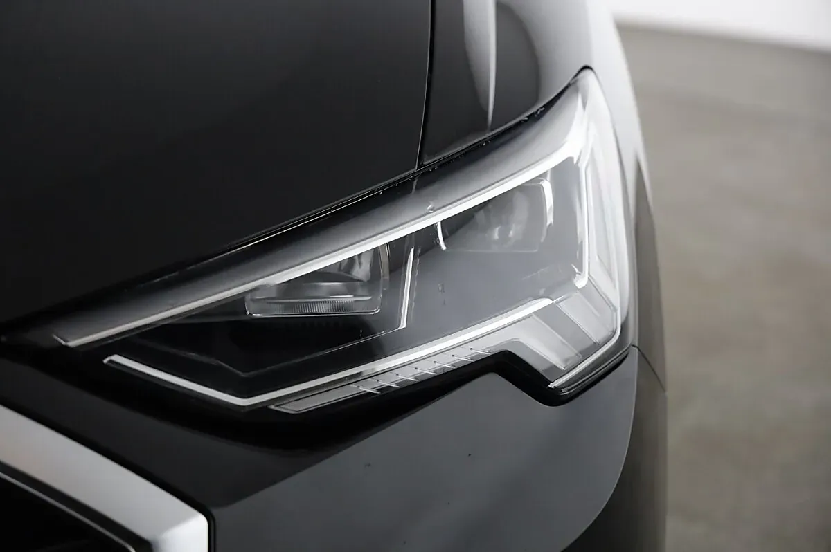 Audi Q3 2022 photo 3