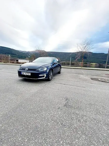 Volkswagen E-Golf 2015 photo 4