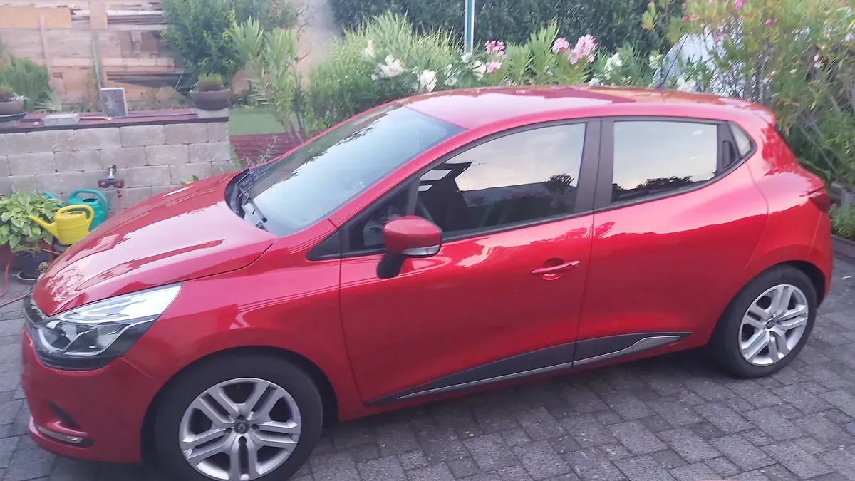 Renault Clio 2019 photo 2