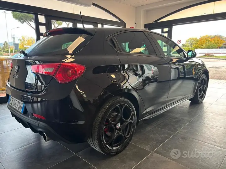 Alfa Romeo Giulietta 2015 photo 4