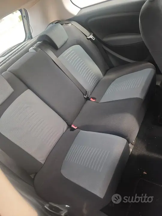 Fiat Grande Punto 2009 photo 5