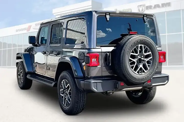 Jeep Wrangler 2026 photo 3