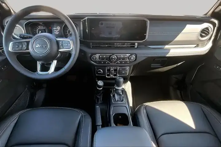 Jeep Wrangler 2026 photo 5