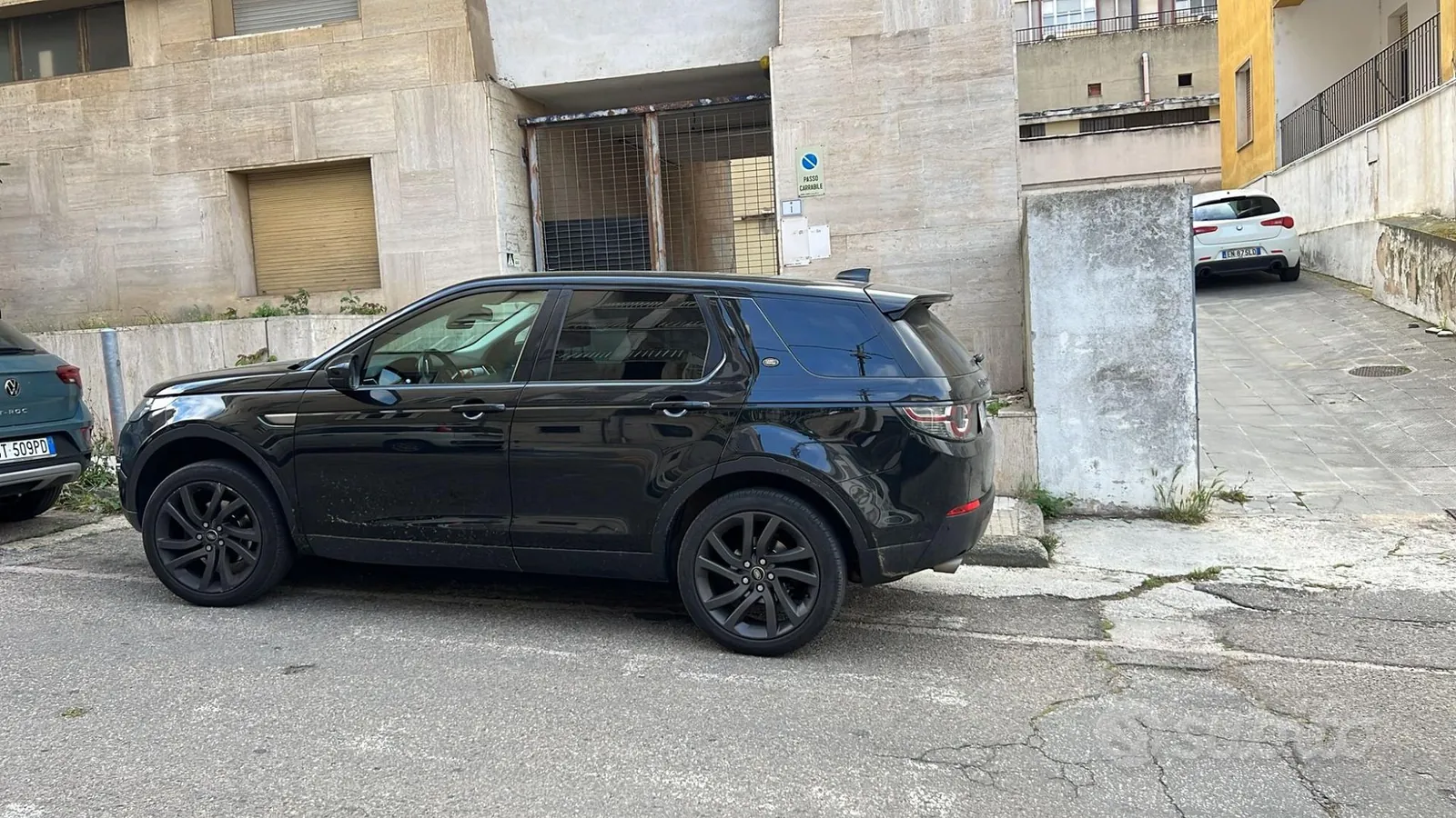Land Rover Discovery Sport 2018 photo 4