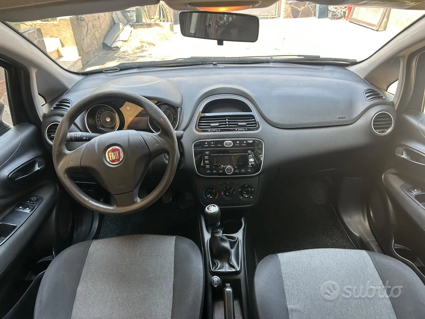 Fiat Punto 2016 photo 2