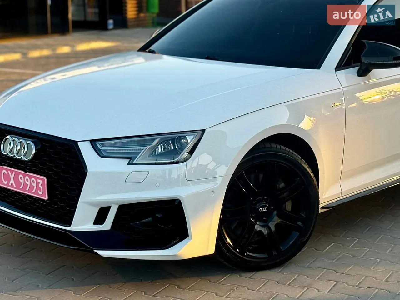Audi A4 2018 photo 4
