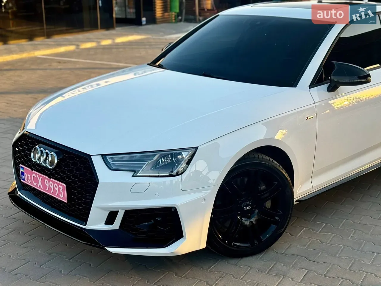 Audi A4 2018 photo 2