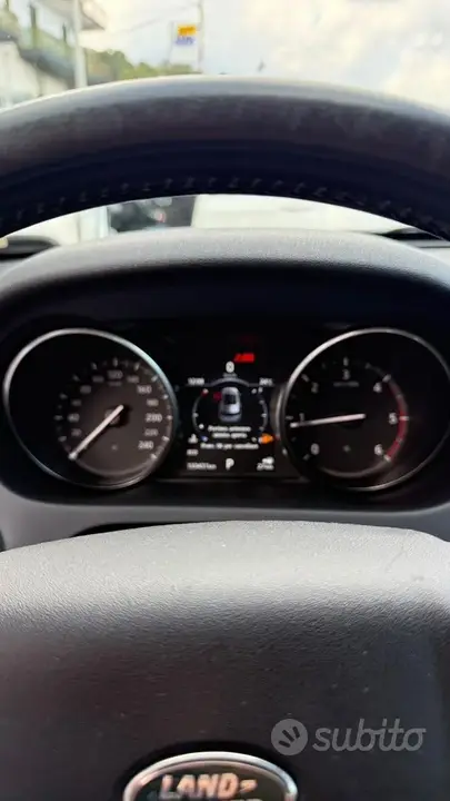 Land Rover Discovery Sport 2017 photo 4