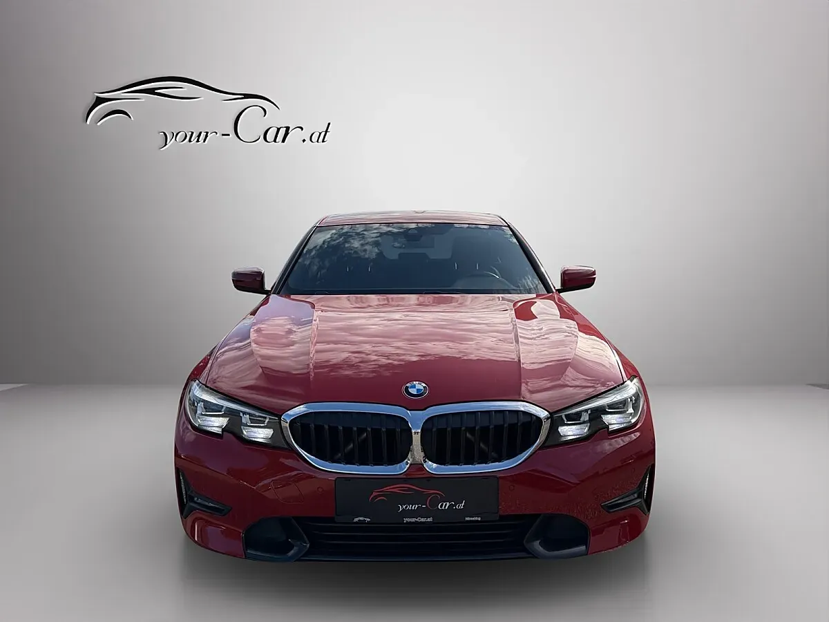 BMW 3 Series 2019 photo 2