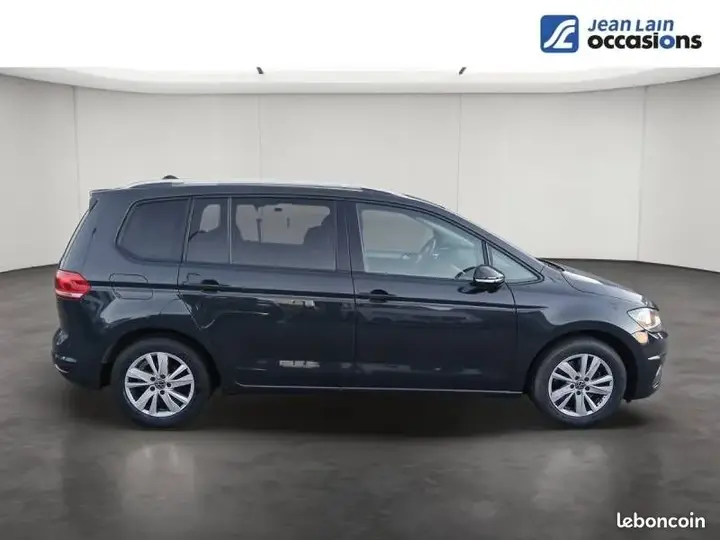 Volkswagen Touran 2023 photo 4