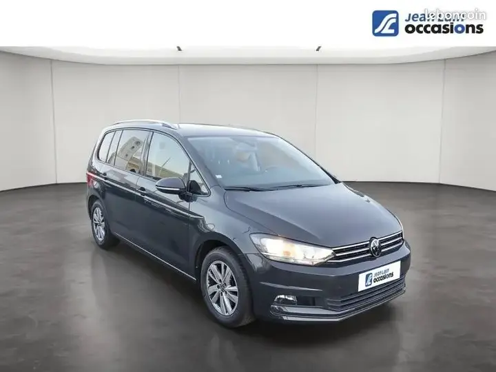 Volkswagen Touran 2023 photo 3