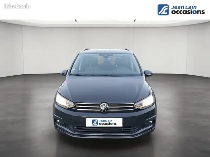 Volkswagen Touran 2023 photo 2