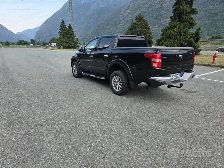 Mitsubishi L200 2017 photo 4