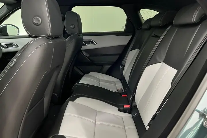 Land Rover Velar 2026 photo 4
