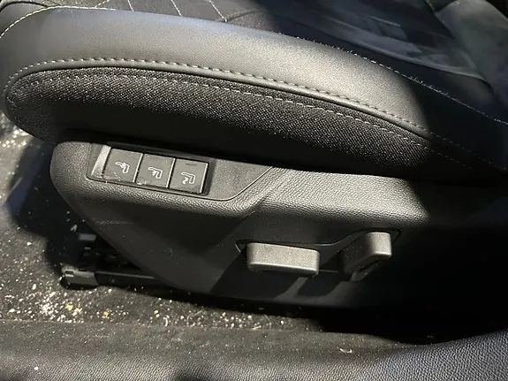 Peugeot E-208 2023 photo 5