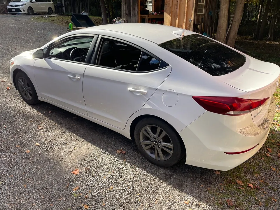 Hyundai Elantra 2017 photo 2
