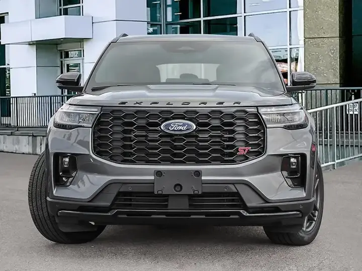 Ford Explorer 2026 photo 2