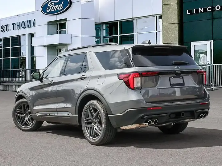 Ford Explorer 2026 photo 4