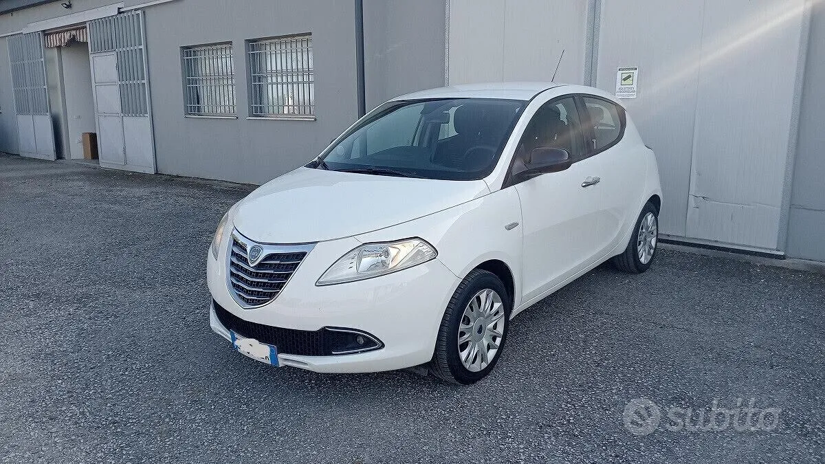 Lancia Ypsilon
