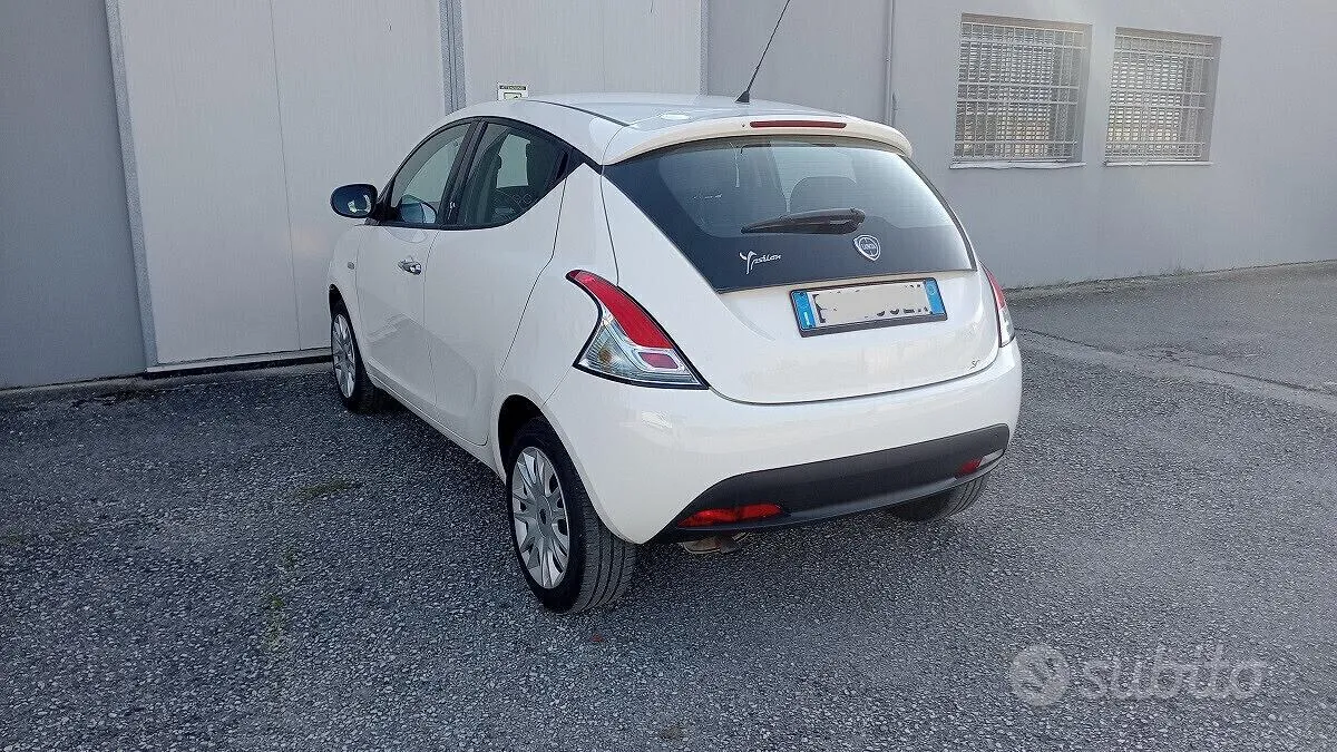 Lancia Ypsilon