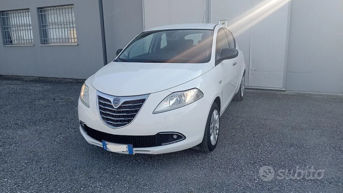 Lancia Ypsilon