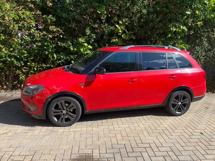 Skoda Fabia 2014 photo 3